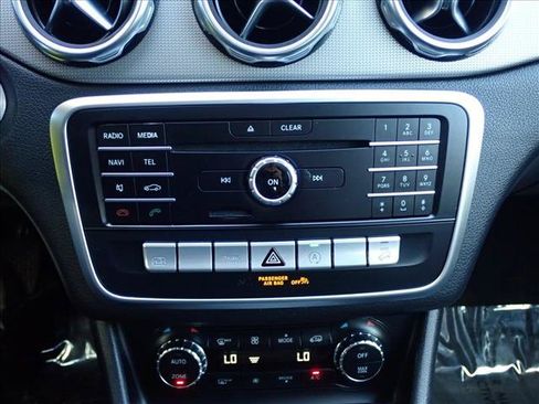 Used 2020 Mercedes-Benz GLA 250 4MATIC image 20