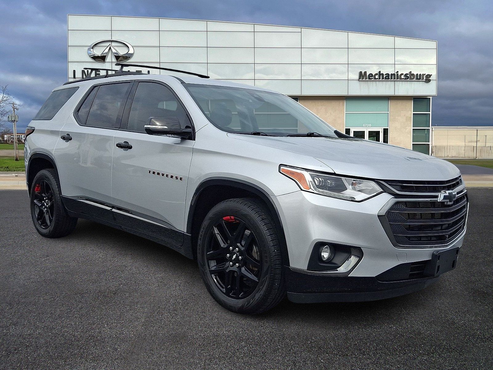 Used 2020 Chevrolet Traverse Premier w/ Redline Edition AWD/4WD image 1