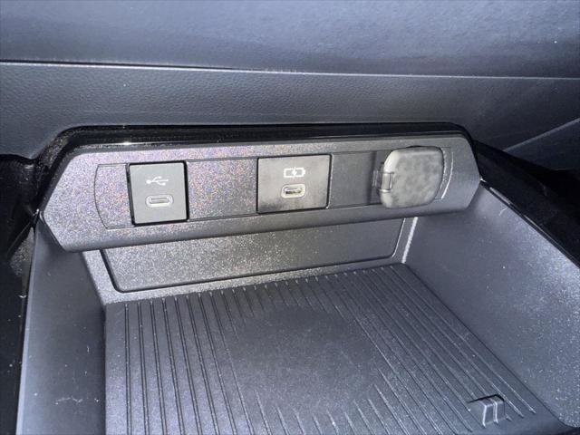 Certified 2025 Toyota Prius Plug-In Hybrid FWD image 21