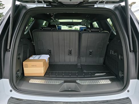 New 2026 GMC Yukon Denali w/ Denali Reserve Package AWD/4WD image 12