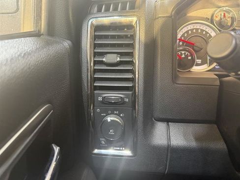 Used 2016 RAM 1500 Sport image 10