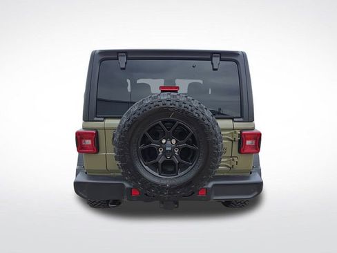 Used 2025 Jeep Wrangler Willys image 12