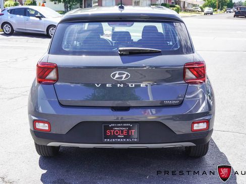 Used 2024 Hyundai Venue SE FWD image 12