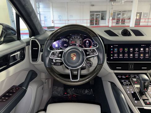 Used 2023 Porsche Cayenne Platinum Edition AWD/4WD image 16
