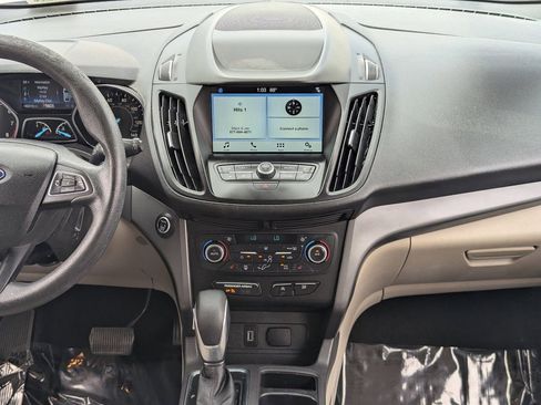 Used 2019 Ford Escape SE image 14