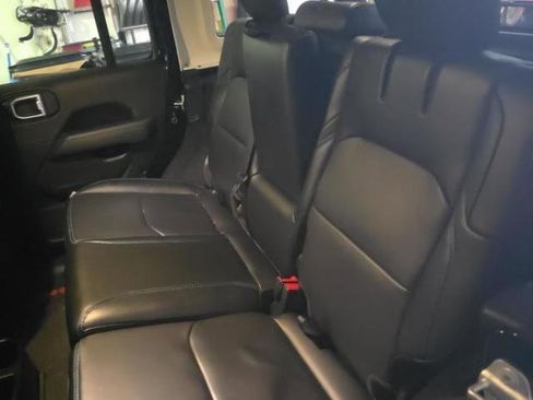 Used 2023 Jeep Wrangler Unlimited Rubicon 4xe image 5