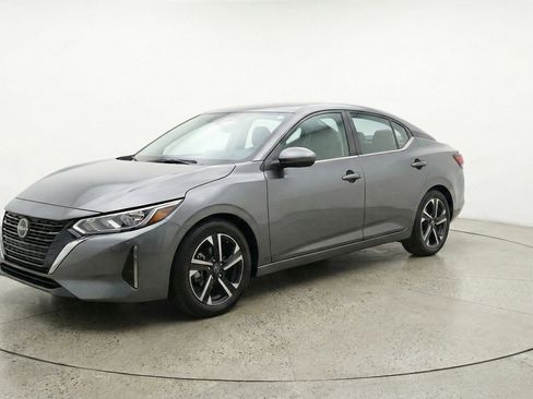 Used 2025 Nissan Sentra SV FWD image 3