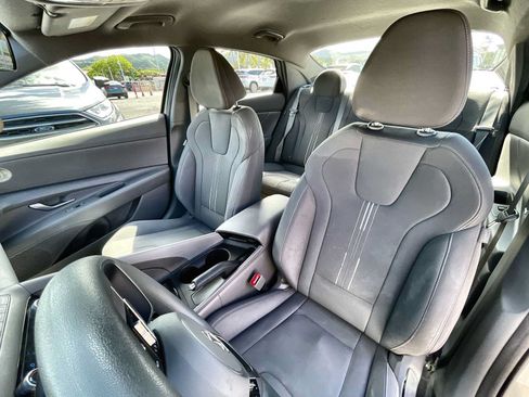 Used 2024 Hyundai Elantra SEL FWD image 13