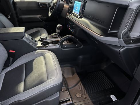 Used 2023 Ford Bronco Big Bend w/ Sasquatch Package image 23