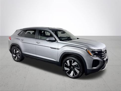 Used 2025 Volkswagen Atlas Cross Sport SE AWD/4WD image 6