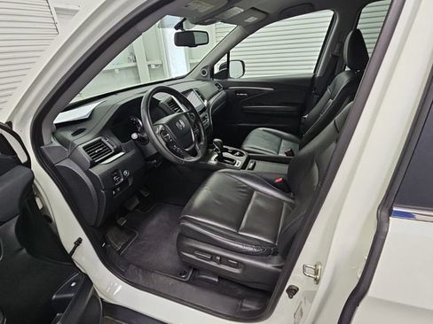 Used 2017 Honda Ridgeline RTL-T image 11