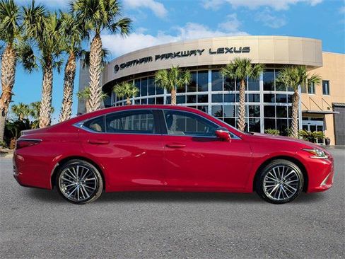 Certified 2025 Lexus ES 350 w/ Premium Package image 3