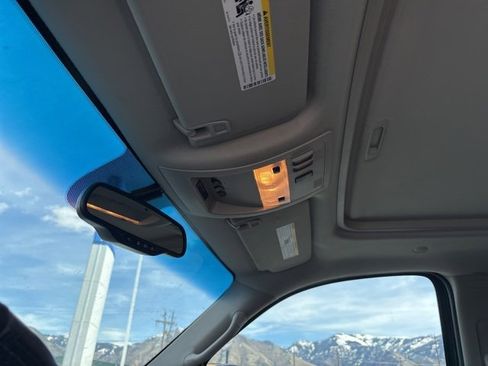 Used 2013 GMC Yukon Denali image 16