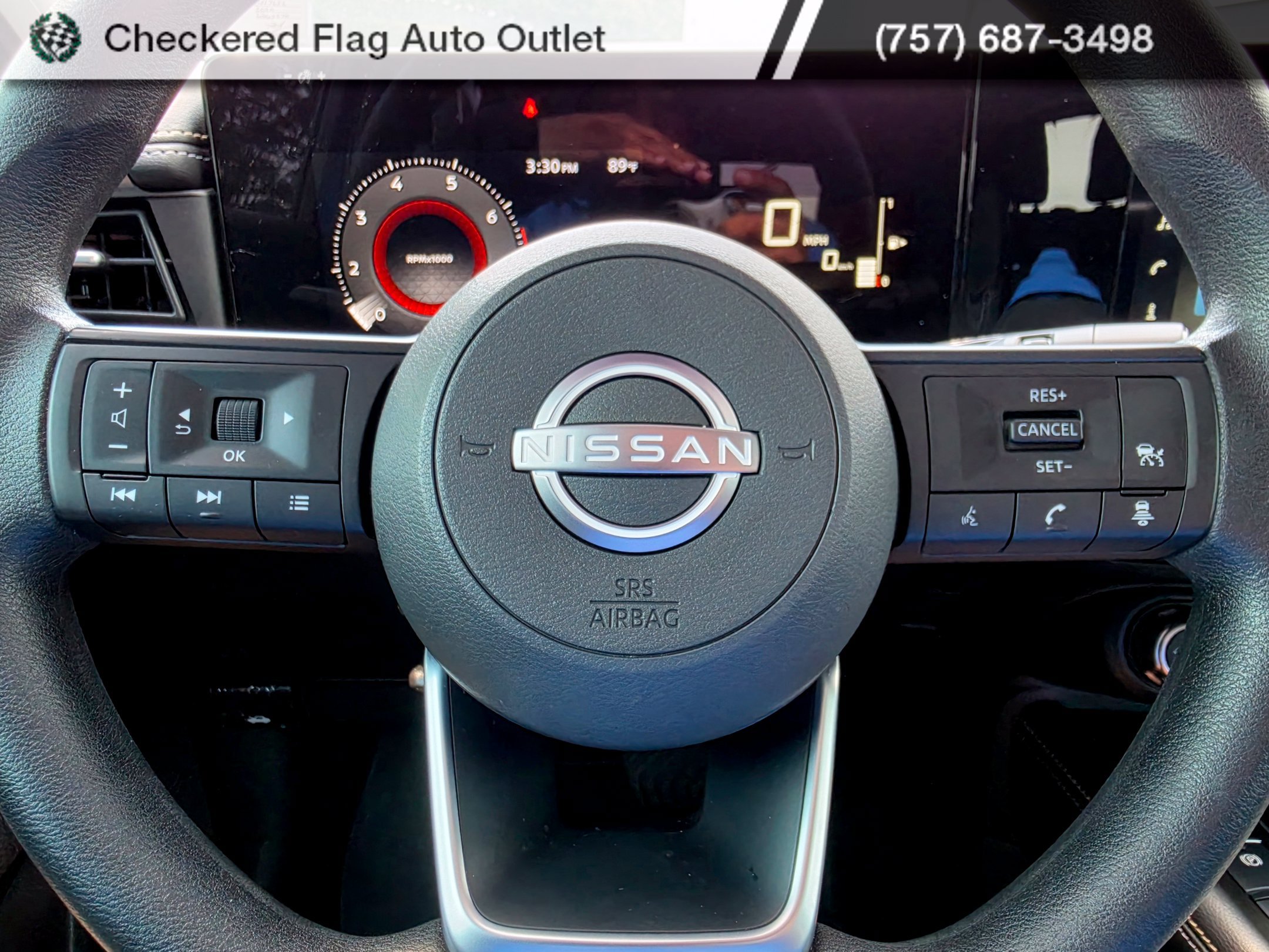 Used 2025 Nissan Kicks SV AWD/4WD image 18