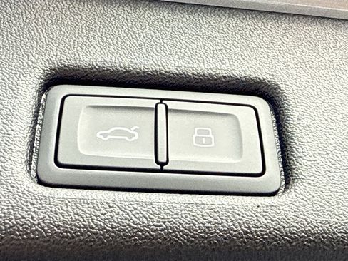 New 2025 Audi Q5 Premium image 11