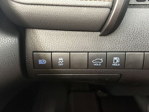 Used 2019 Toyota Camry LE FWD image 15