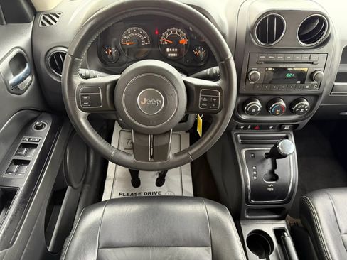 Used 2016 Jeep Patriot High Altitude FWD image 15