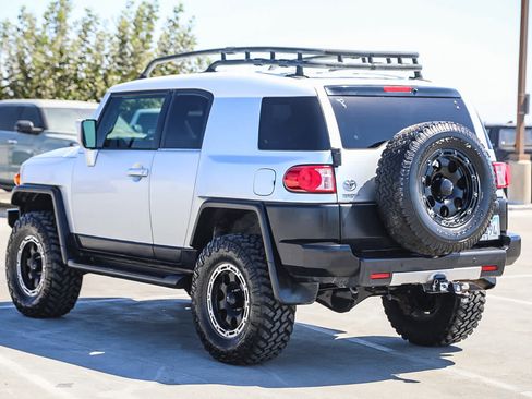Used 2007 Toyota FJ Cruiser 4WD image 7