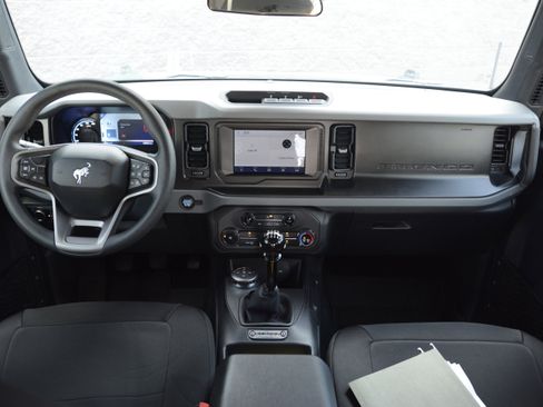 Used 2023 Ford Bronco 2-Door w/ Sasquatch Package image 12