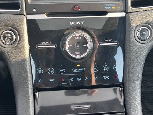 Used 2019 Ford Taurus SHO AWD/4WD image 32