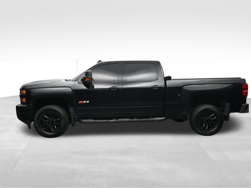 Used 2018 Chevrolet Silverado 2500 LTZ w/ Midnight Edition AWD/4WD image 2