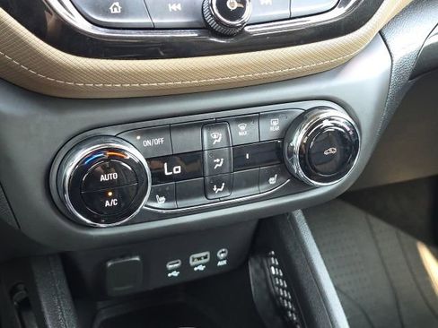 Used 2021 Chevrolet TrailBlazer ACTIV w/ Sun and Liftgate Package FWD image 33