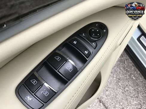 Used 2013 INFINITI JX35 AWD w/ Premium Pkg image 11