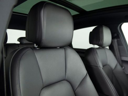 New 2026 Porsche Macan S image 37