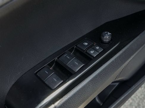 Used 2025 Toyota Camry SE FWD image 15