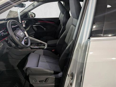 New 2025 Audi Q5 Premium Plus image 4
