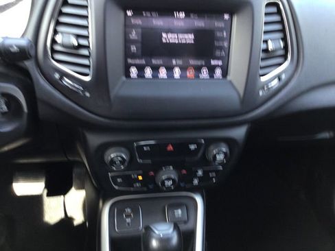 Used 2018 Jeep Compass Latitude w/ Popular Equipment Group FWD image 33
