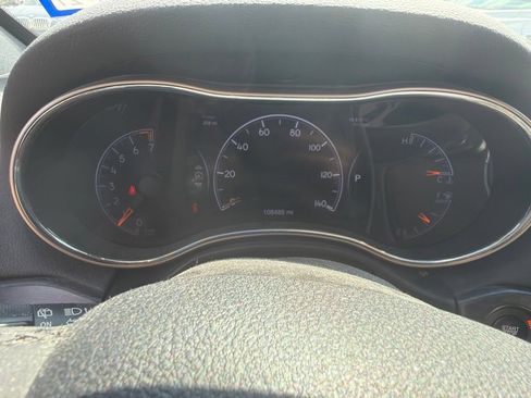 Used 2015 Jeep Grand Cherokee Limited RWD image 12
