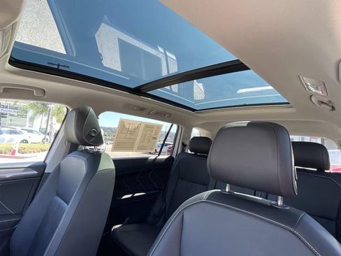 Certified 2023 Volkswagen Tiguan SE w/ Panoramic Sunroof Package FWD image 10