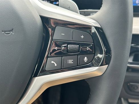 Used 2025 BMW 330i Sedan image 41