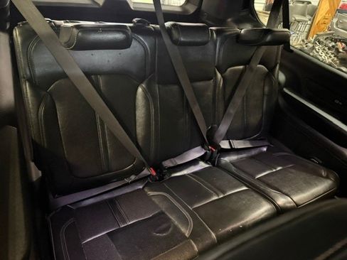 Used 2023 Jeep Wagoneer L Series II AWD/4WD image 18