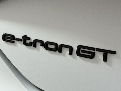 Used 2023 Audi e-tron GT Prestige w/ Prestige Package AWD/4WD image 10