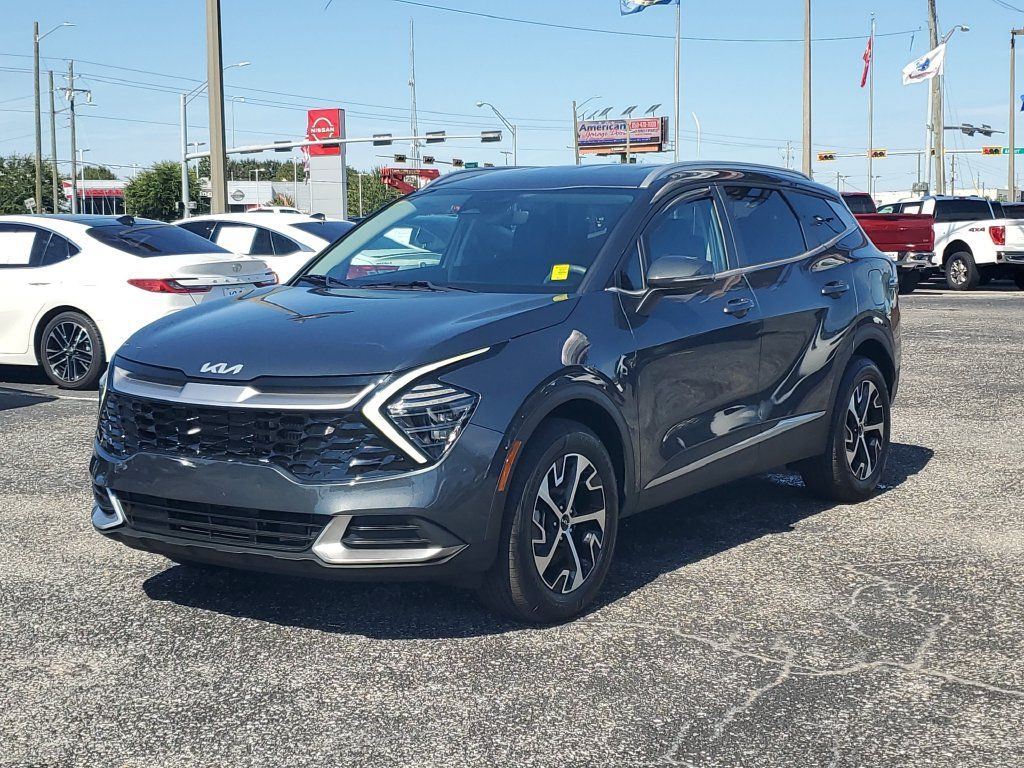 Used 2025 Kia Sportage EX AWD/4WD image 2