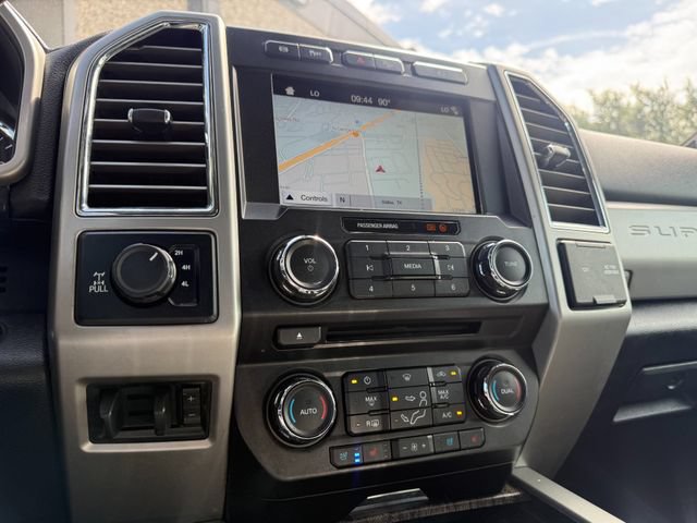 Used 2017 Ford F250 Lariat w/ Lariat Ultimate Package AWD/4WD image 22