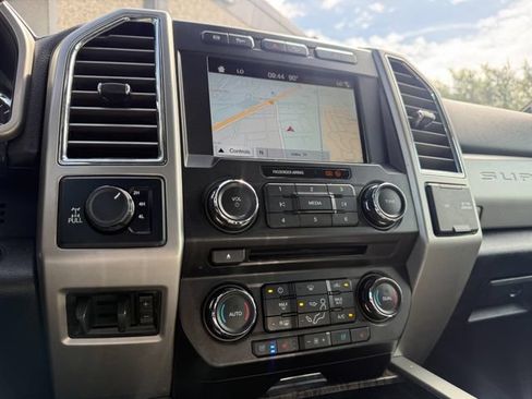 Used 2017 Ford F250 Lariat w/ Lariat Ultimate Package AWD/4WD image 22