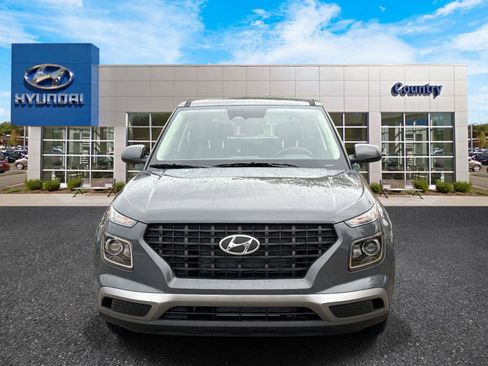 New 2026 Hyundai Venue SE image 2