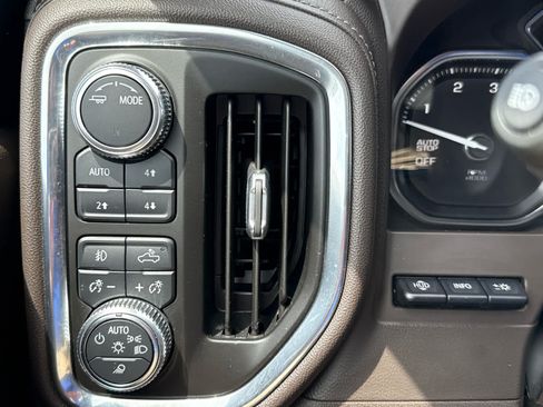 Used 2021 GMC Sierra 1500 Denali w/ Technology Package AWD/4WD image 11