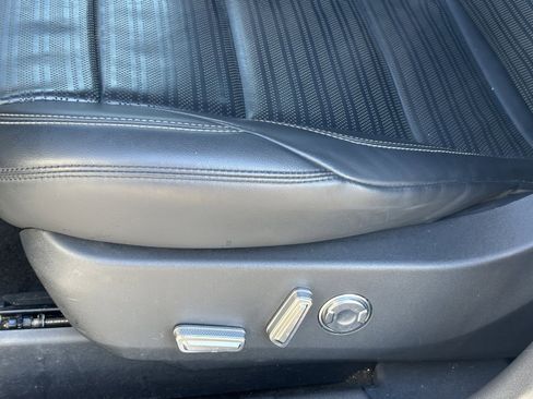 Used 2024 Lincoln Nautilus Reserve image 17