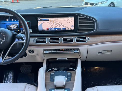 Used 2024 Mercedes-Benz GLS 450 4MATIC image 35