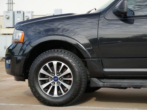 Used 2015 Ford Expedition XLT RWD image 24
