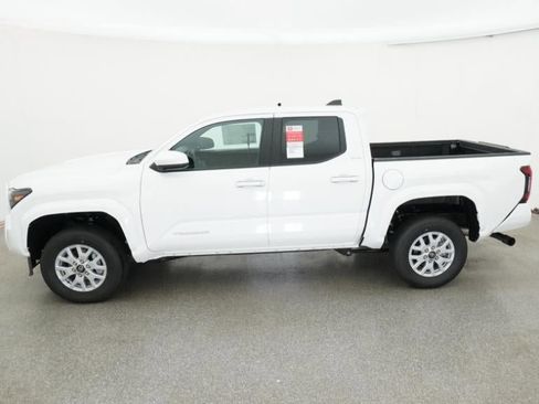 New 2026 Toyota Tacoma SR5 AWD/4WD image 3