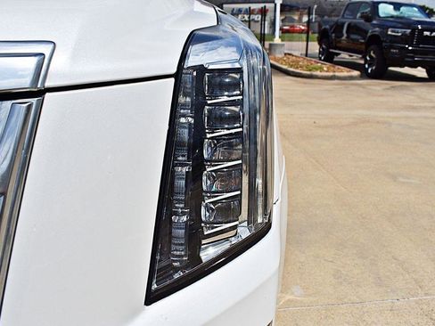Used 2020 Cadillac Escalade Luxury RWD image 54