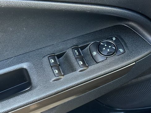 Used 2020 Ford EcoSport SE w/ SE Convenience Package image 12