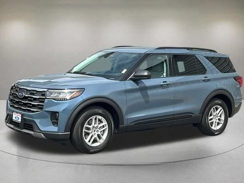 New 2026 Ford Explorer Active w/ Active Comfort Package RWD image 2