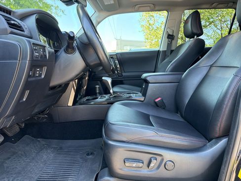 Used 2023 Toyota 4Runner TRD Off-Road Premium w/ Off Road Premium Plus Package AWD/4WD image 4