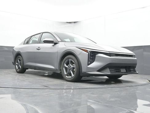 Used 2025 Kia K4 FWD image 39